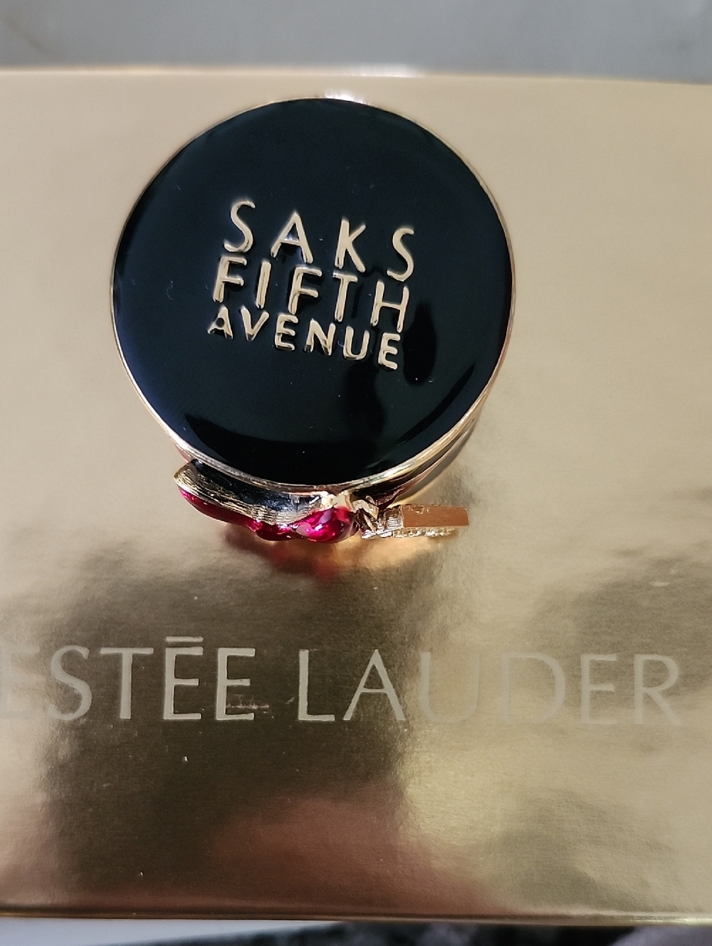 Vtg Estee Lauder "Saks Fifth Avenue Hat Box" Pleasures Solid Perfume Compact